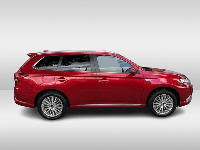Mitsubishi OUTLANDER 2.4 PHEV Instyle | stoelverwarming | schuifdak | trekhaak | nappa leder |