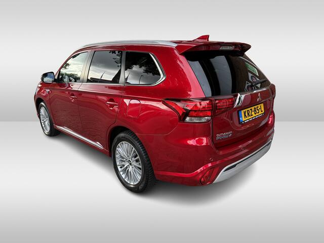 Mitsubishi OUTLANDER 2.4 PHEV Instyle | stoelverwarming | schuifdak | trekhaak | nappa leder |