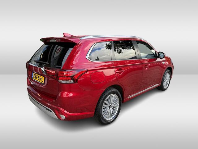 Mitsubishi OUTLANDER 2.4 PHEV Instyle | stoelverwarming | schuifdak | trekhaak | nappa leder |