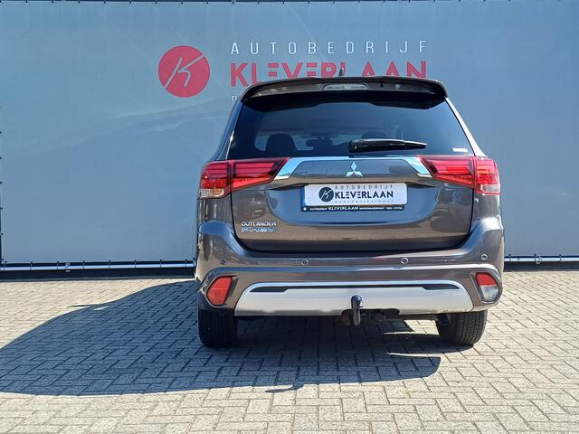 Mitsubishi OUTLANDER 2.4 PHEV Pure | TREKHAAK AFNEEMBAAR | CAMERA | PDC | Wij bieden financiering mogelijkheden aan.