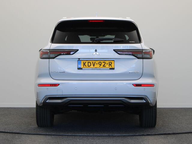 Mitsubishi OUTLANDER 2.4 PHEV Instyle | Trekhaak | Stoelverwarming Voor en Achter | Elektrische Achterklep | Yamaha audio | Panoramadak | Stoelmassage |