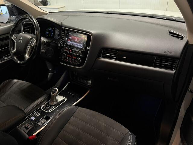 Mitsubishi OUTLANDER 2.4 PHEV Intense 4WD Carplay