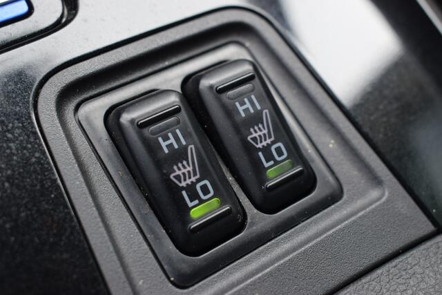 Mitsubishi OUTLANDER 2.4 PHEV Intense | AWD | Stoelverwarming | Camera + Sensoren Voor/ Achter |