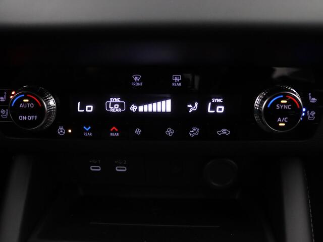 Mitsubishi OUTLANDER 2.4 PHEV Black Edition Full option! Nieuwe auto!