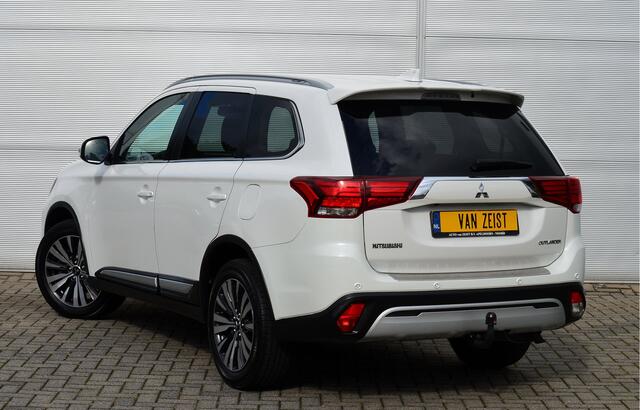 Mitsubishi OUTLANDER 2.0 CVT 2WD LIMITED 7-ZIT | HOGE ZIT | 7 PERSOONS | TREKHAAK 1600KG | NAVI | CAMERA | 18'' LICHTMETAAL | ALL IN RIJKLAARPRIJS