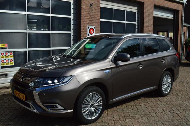 Mitsubishi OUTLANDER 2.4 PHEV Intense,Automaat | Navi | Leder | Trekhaak | Camera | PDC