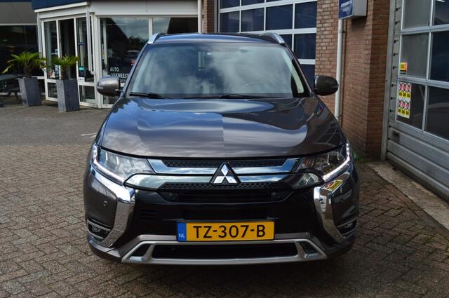 Mitsubishi OUTLANDER 2.4 PHEV Intense,Automaat | Navi | Leder | Trekhaak | Camera | PDC
