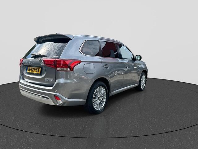 Mitsubishi OUTLANDER 2.4 PHEV S-Edition RIJKLAAR | Navigatie | 360 Camera | Elektr. Kofferklep | Trekhaak