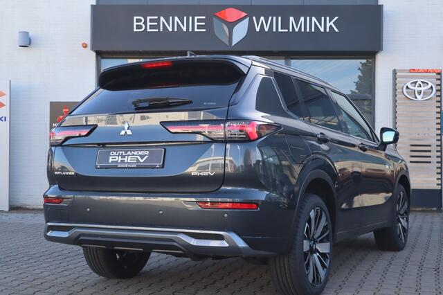 Mitsubishi OUTLANDER 2.4 PHEV Instyle | Schui/Kantel Dak | Stoel Verwarming/Ventilatie | 1.600 KG Trekgewicht |