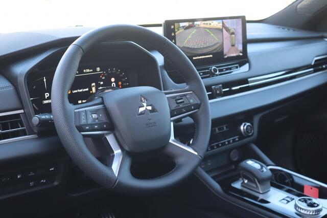 Mitsubishi OUTLANDER 2.4 PHEV Instyle | Schui/Kantel Dak | Stoel Verwarming/Ventilatie | 1.600 KG Trekgewicht |