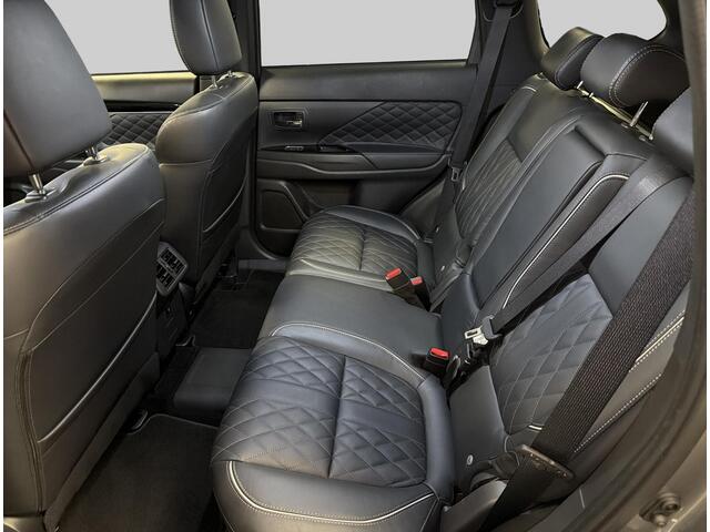 Mitsubishi OUTLANDER 2.4 PHEV Instyle