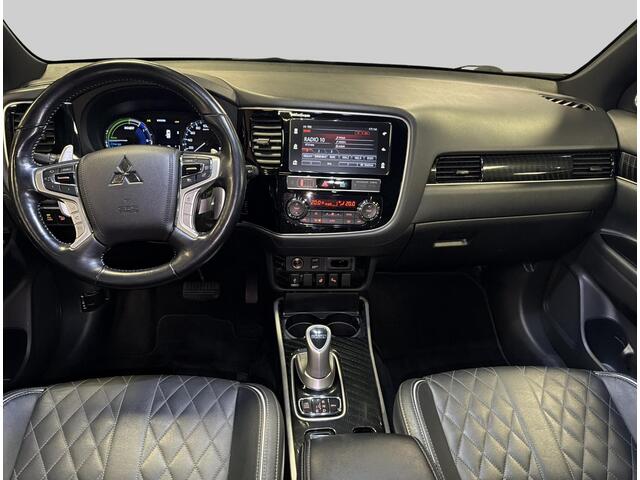 Mitsubishi OUTLANDER 2.4 PHEV Instyle