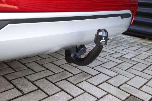 Mitsubishi OUTLANDER 2.4 PHEV Instyle Opendak, Adaptive cruise, Leder, Trekhaak