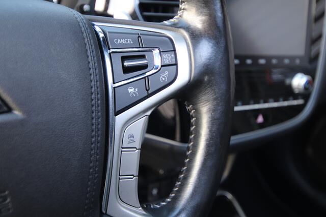 Mitsubishi OUTLANDER 2.4 PHEV Instyle Opendak, Adaptive cruise, Leder, Trekhaak