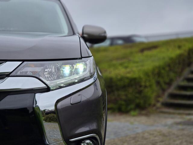 Mitsubishi OUTLANDER 2.0 Instyle 7 PERSOONS