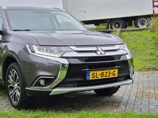 Mitsubishi OUTLANDER 2.0 Instyle 7 PERSOONS