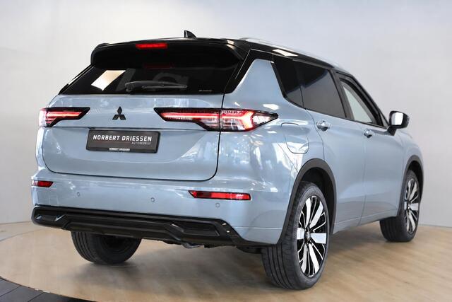 Mitsubishi OUTLANDER 2.4 PHEV Instyle | Moonstone Grey | Schuif- kanteldak | Leer