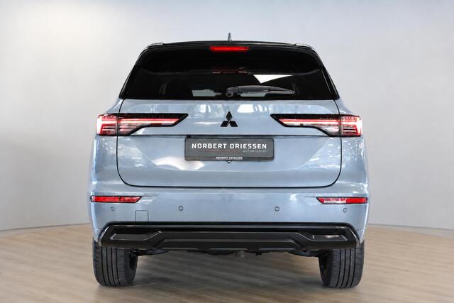 Mitsubishi OUTLANDER 2.4 PHEV Instyle | Moonstone Grey | Schuif- kanteldak | Leer