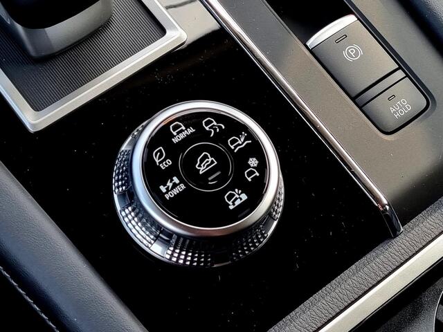 Mitsubishi OUTLANDER 2.4 PHEV Intense MY26 / Adaptief Cruise Control / Apple Carplay&Android Auto / 1600kg trekgewicht / Full-Map Navigatie / Airco / Stoelverwarming Voor / 360 Camera+Sensoren /
