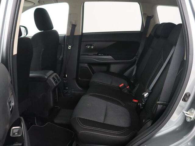 Mitsubishi OUTLANDER 2.4 PHEV Pure | SOH 71% | Camera | Stoelverwarming | Trekhaak |