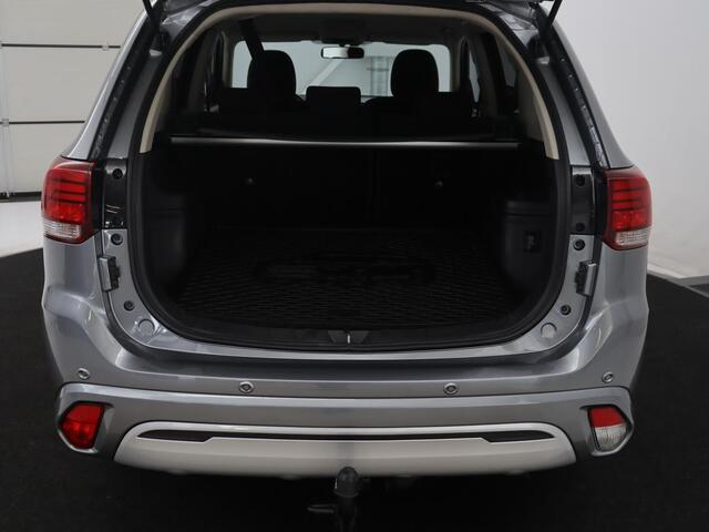 Mitsubishi OUTLANDER 2.4 PHEV Pure | SOH 71% | Camera | Stoelverwarming | Trekhaak |