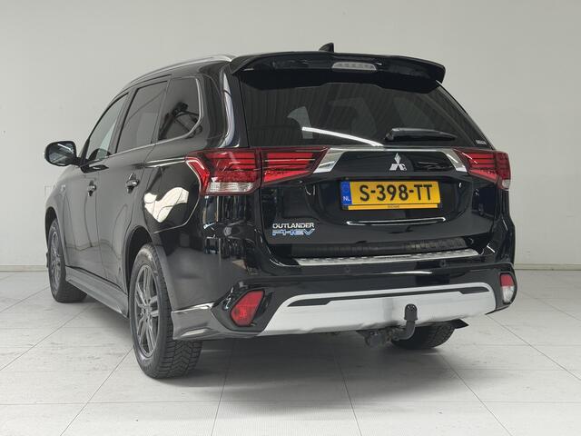 Mitsubishi OUTLANDER 2.4 PHEV Intense+ | Trekhaak | Leder | 360 Camera | Stoelverwarming |