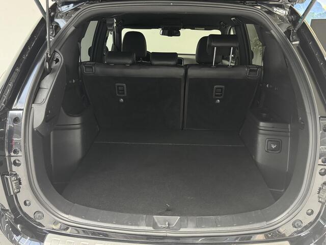 Mitsubishi OUTLANDER 2.4 PHEV Intense+ | Trekhaak | Leder | 360 Camera | Stoelverwarming |