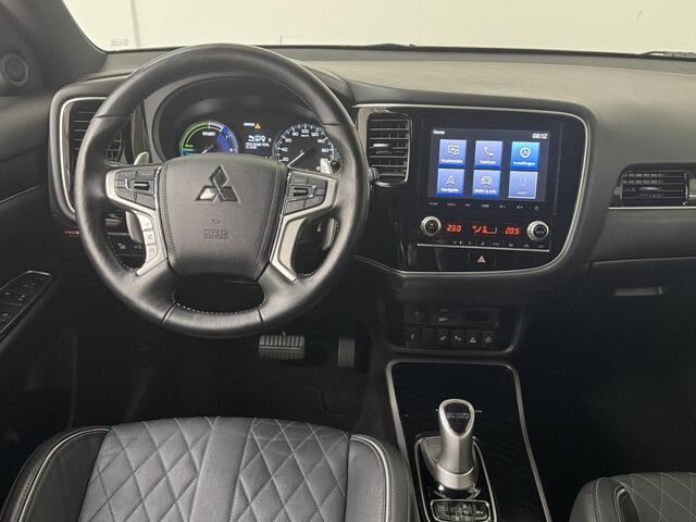 Mitsubishi OUTLANDER 2.4 PHEV Intense+ | Trekhaak | Leder | 360 Camera | Stoelverwarming |