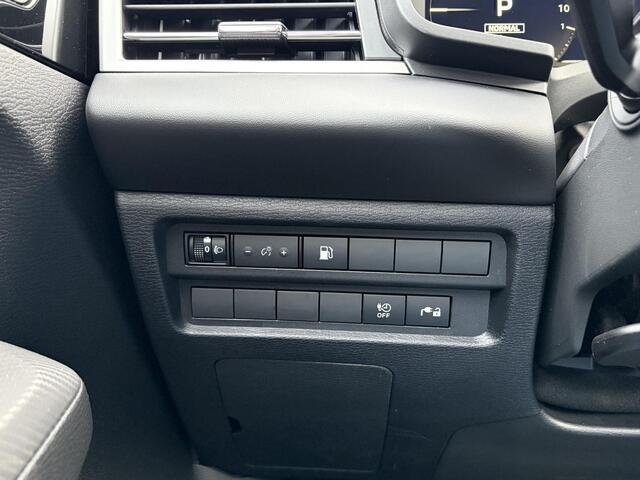 Mitsubishi OUTLANDER 2.4 PHEV Intense MY26 / AFNEEMBARE TREKHAAK! ( 1600 kg ) / Adaptief Cruise Control / Apple Carplay&Android Auto / 1600kg trekgewicht / Full-Map Navigatie / Airco / Stoelverwarming Voor / 360 Camera+Sensoren /