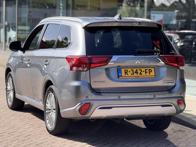 Mitsubishi OUTLANDER 2.4 PHEV Instyle | Sunroof | Leder | Rondomzichtcamera |