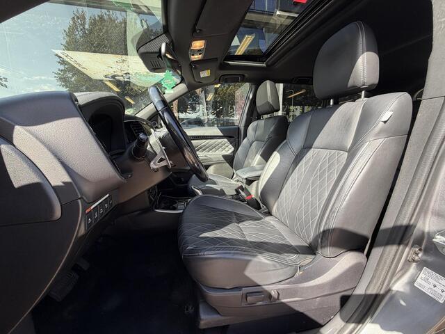 Mitsubishi OUTLANDER 2.4 PHEV Instyle | Sunroof | Leder | Rondomzichtcamera |