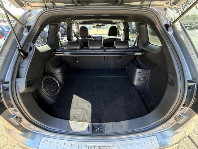 Mitsubishi OUTLANDER 2.4 PHEV Instyle | Sunroof | Leder | Rondomzichtcamera |