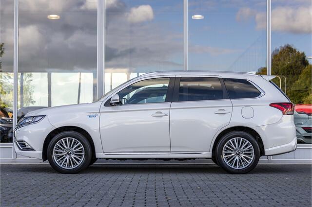 Mitsubishi OUTLANDER 2.4 PHEV Instyle | Pano | 360° Camera | Leder