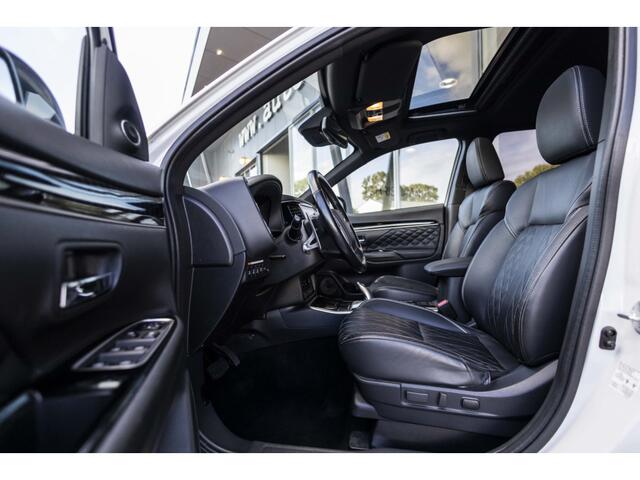 Mitsubishi OUTLANDER 2.4 PHEV Instyle | Pano | 360° Camera | Leder