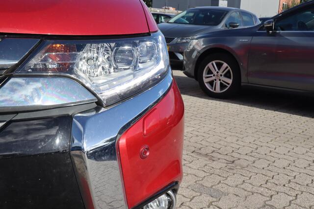 Mitsubishi OUTLANDER 2.0 PHEV Premium | Achteruitrijcamera | Stoelverwarming | Lichtmetalen wielen | Cruise Control | Airco |
