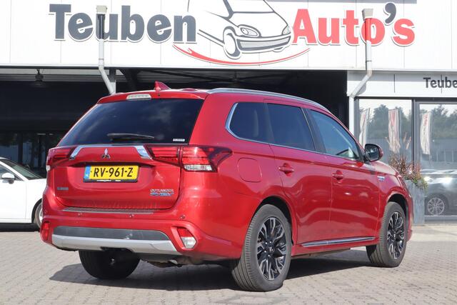 Mitsubishi OUTLANDER 2.0 PHEV Premium | Achteruitrijcamera | Stoelverwarming | Lichtmetalen wielen | Cruise Control | Airco |
