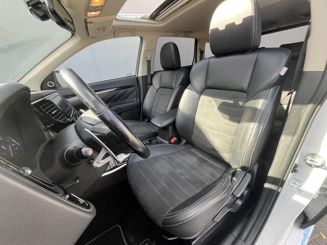 Mitsubishi OUTLANDER 2.4 PHEV Intense+ 100% dealer onderhouden/ 8 jaar garantie / 4wd Drive / Schuif-Kantel Dak / Navigatie Dmv Apple Carplay&Android Auto / Stoel-Stuur Verwarming / Achteruitrij Camera / Elektr. Achterklep / Keyless Entry&Start / – foto 5