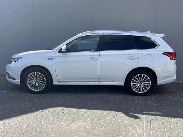 Mitsubishi OUTLANDER 2.4 PHEV Intense+ 100% dealer onderhouden/ 8 jaar garantie / 4wd Drive / Schuif-Kantel Dak / Navigatie Dmv Apple Carplay&Android Auto / Stoel-Stuur Verwarming / Achteruitrij Camera / Elektr. Achterklep / Keyless Entry&Start / – foto 8