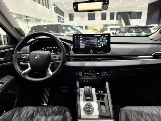 Mitsubishi OUTLANDER 2.4 PHEV Instyle | Leder | Panoramadak | 360° Camera | Adaptive Cruise Control | – foto 3