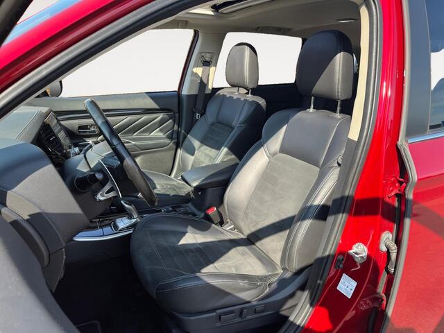 Mitsubishi OUTLANDER 2.4 PHEV autom. Intense+ NL Auto | Pano dak | Trekhaak | LED | Alcantara | Blind Spot | Stoel-/stuurverwarming | etc. – foto 3