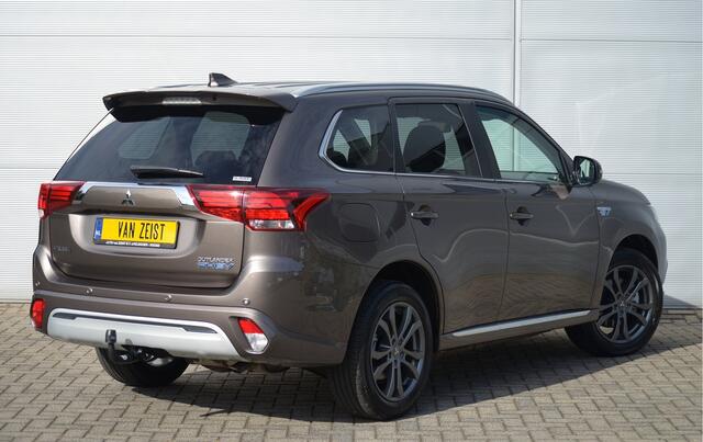 Mitsubishi OUTLANDER PHEV 2.4 INTENSE PLUS 4WD | PLUG IN HYBRID | SoH 85% | V2H | ADAPTIEF CRUISE | TREKHAAK 1500KG | ELEKTR. ACHTERKLEP | FABRIEKSGARANTIE TOT 20-01-2028* | ALL IN RIJKLAAPRIJS – foto 3
