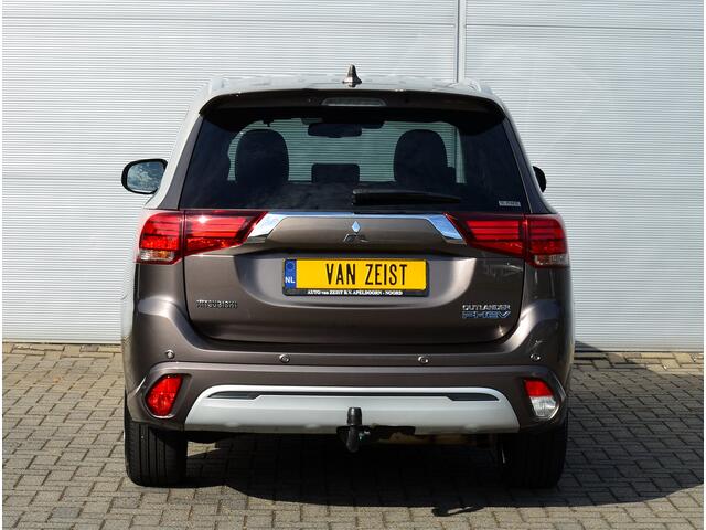 Mitsubishi OUTLANDER PHEV 2.4 INTENSE PLUS 4WD | PLUG IN HYBRID | SoH 85% | V2H | ADAPTIEF CRUISE | TREKHAAK 1500KG | ELEKTR. ACHTERKLEP | FABRIEKSGARANTIE TOT 20-01-2028* | ALL IN RIJKLAAPRIJS – foto 10