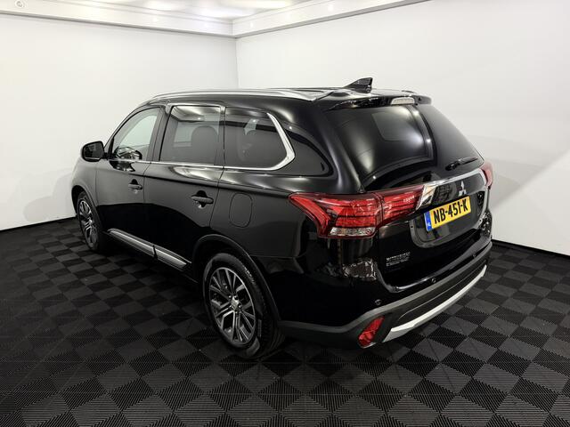 Mitsubishi OUTLANDER 2.0 Executive Edition 7P Camera, Clima, Cruise control, Keyless start, A start stop, Lichtmetalen velgen, Stoelverwarming/Koeling – foto 4