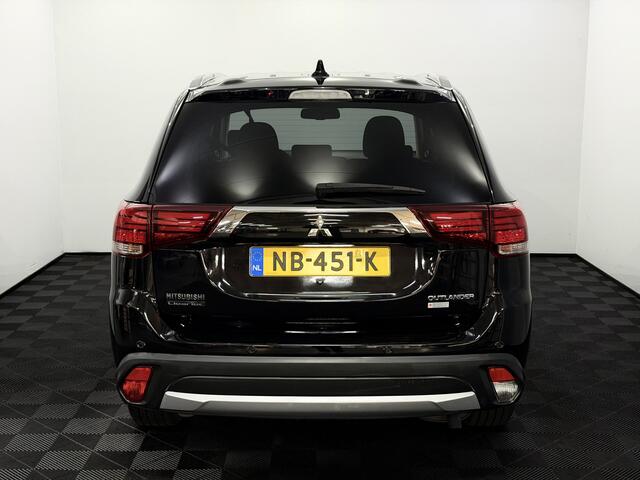 Mitsubishi OUTLANDER 2.0 Executive Edition 7P Camera, Clima, Cruise control, Keyless start, A start stop, Lichtmetalen velgen, Stoelverwarming/Koeling – foto 5