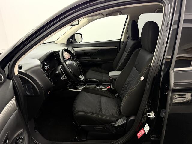 Mitsubishi OUTLANDER 2.0 Executive Edition 7P Camera, Clima, Cruise control, Keyless start, A start stop, Lichtmetalen velgen, Stoelverwarming/Koeling – foto 8