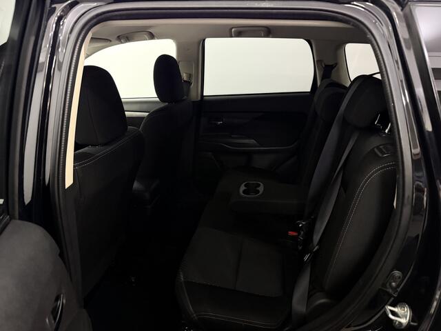 Mitsubishi OUTLANDER 2.0 Executive Edition 7P Camera, Clima, Cruise control, Keyless start, A start stop, Lichtmetalen velgen, Stoelverwarming/Koeling – foto 9