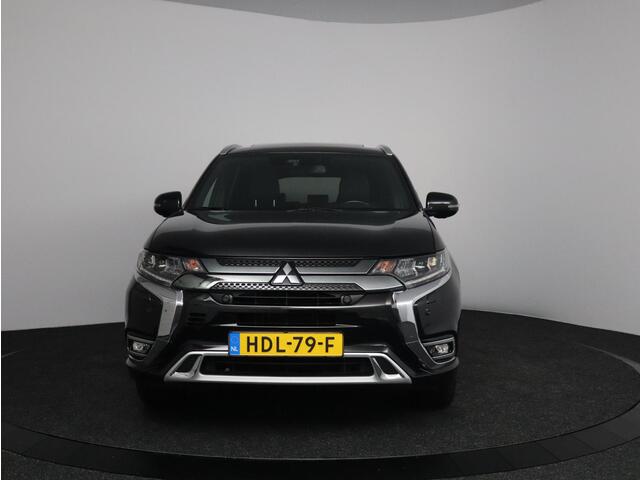 Mitsubishi OUTLANDER 2.4 PHEV Intense+ | Schuif-kanteldak | Leder | Plug-in Hybrid – foto 4