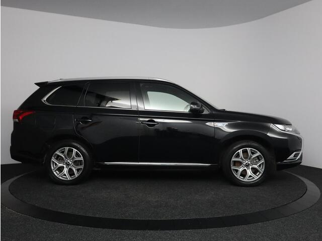 Mitsubishi OUTLANDER 2.4 PHEV Intense+ | Schuif-kanteldak | Leder | Plug-in Hybrid – foto 6