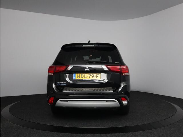 Mitsubishi OUTLANDER 2.4 PHEV Intense+ | Schuif-kanteldak | Leder | Plug-in Hybrid – foto 8