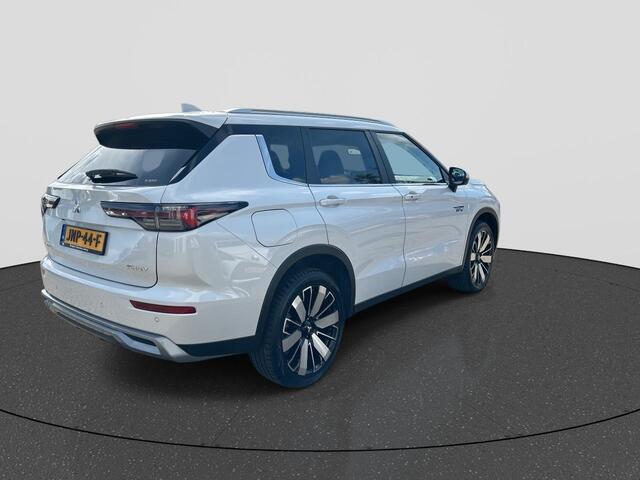 Mitsubishi OUTLANDER 2.4 PHEV First Edition | Rijklaar | All Season Banden | Navigatie | 360 Camera | Climate Control – foto 5